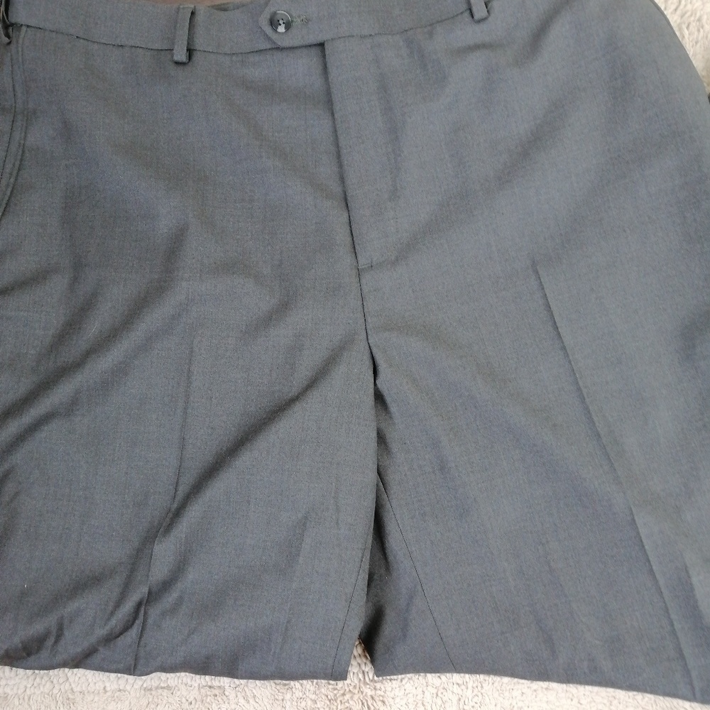 Crofton & Barrow Gray Slacks Wrinkly Resistant